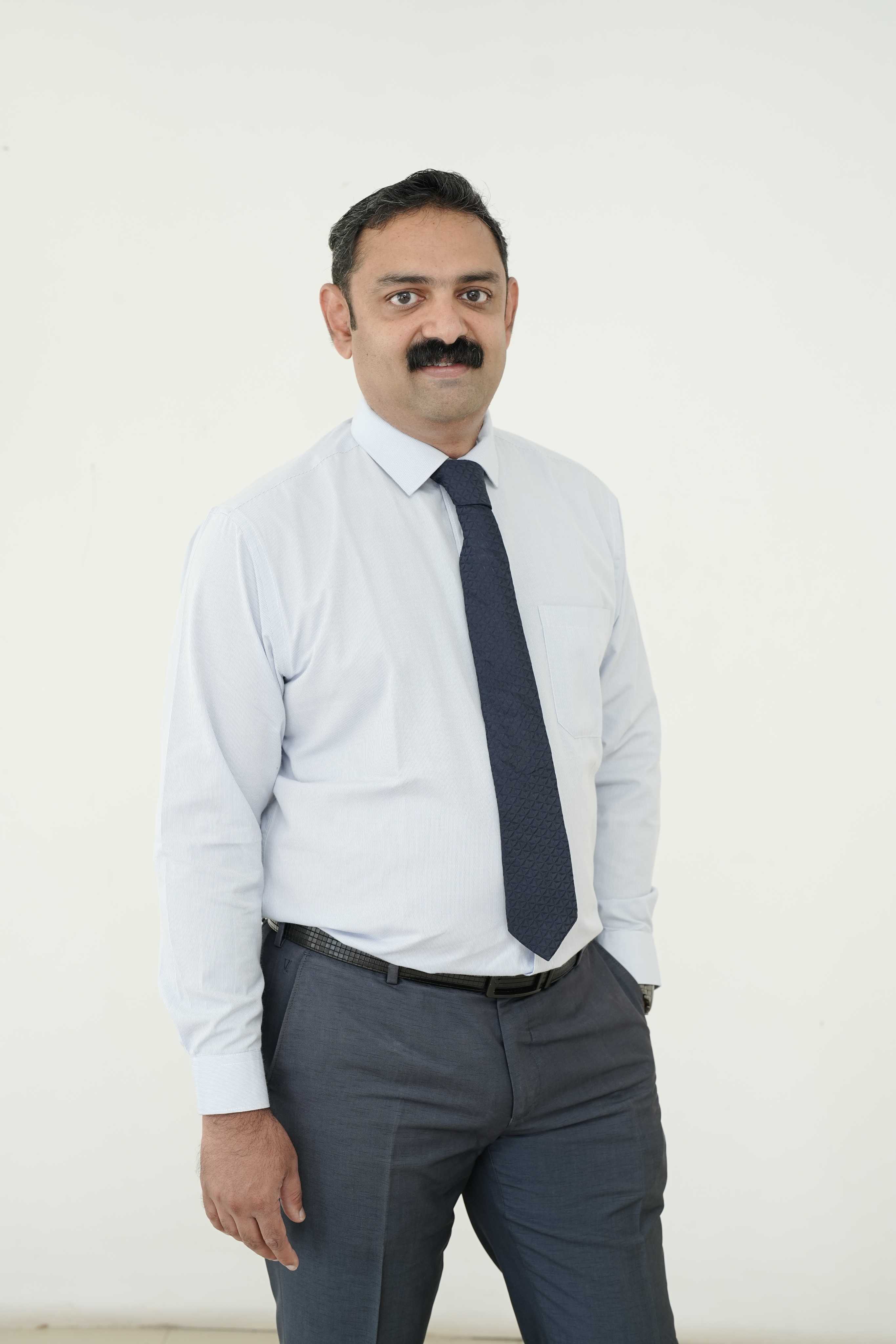 Dr. Aswinkumar K